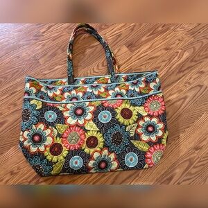 Vera Bradley Floral Tote Bag 🌼